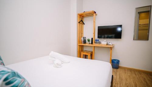 Standard Queen Room