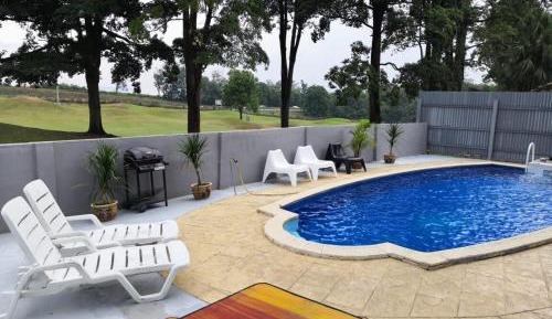 Villa with Garden View
