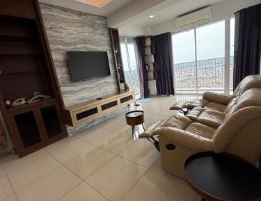 Three-Bedroom Premium Apartment with Balcony