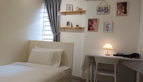 Single Room with Shared Bathroom