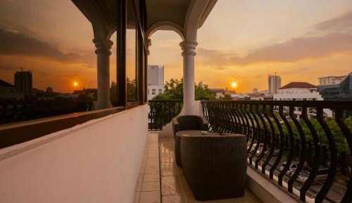 Double or Twin Room with Pool View