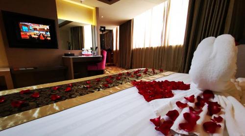 Honeymoon Suite
