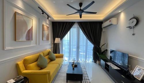 One-Bedroom Apartment with Balcony