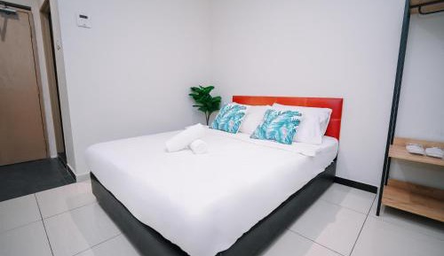 Standard Queen Room