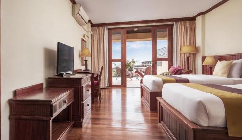 Premier Deluxe Twin Room
