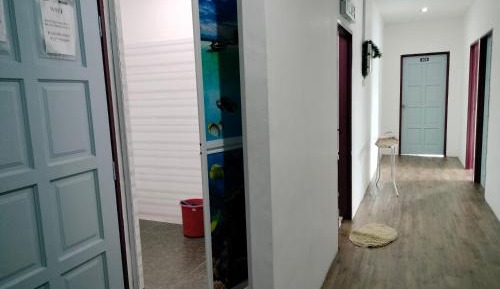 Basic Triple Room with Shared Bathroom