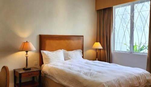 Deluxe Queen Room