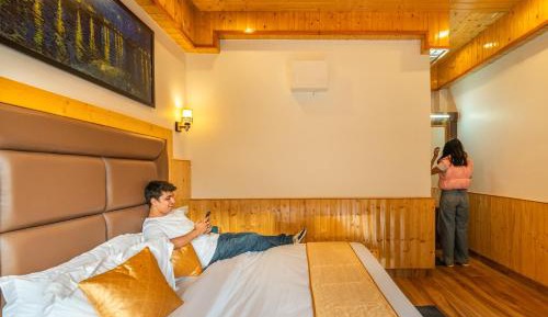 Deluxe Double Room with Balcony