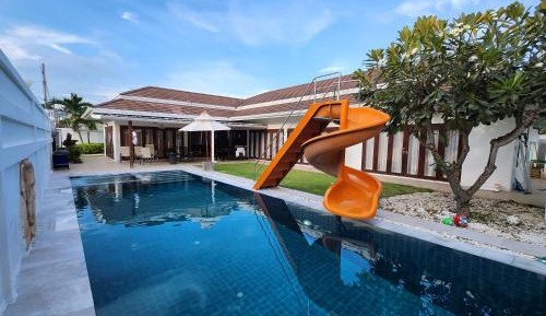 Private Pool Villa 4 Bedroom 3.5 Bathroom