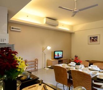 Premier One-Bedroom Apartment