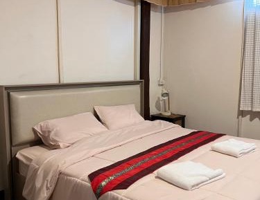 Standard Double Room with Shared Bathroom