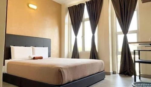 Standard Queen Room