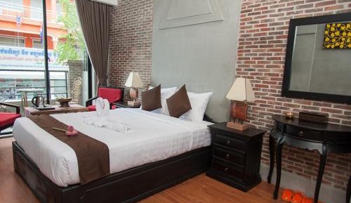 Deluxe Double Room with Balcony