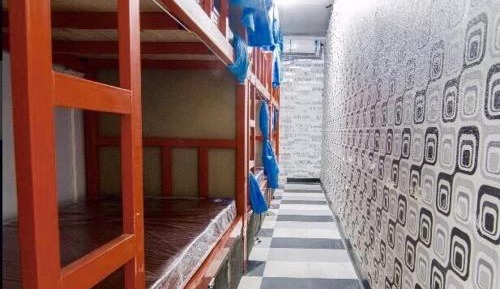6-Bed Mixed Dormitory Room