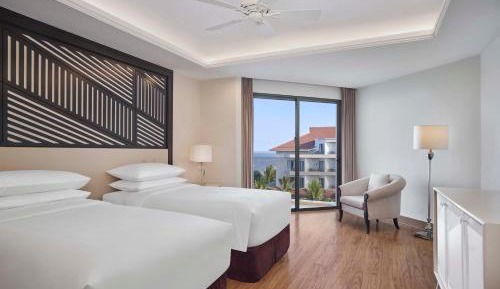 Deluxe Twin Room with Ocean View and Balcony