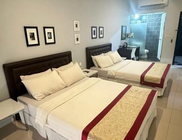 Deluxe Family Room
