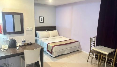 Standard Queen Room