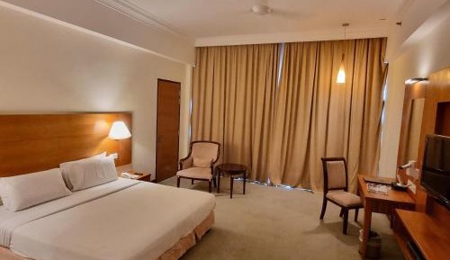Deluxe King Room