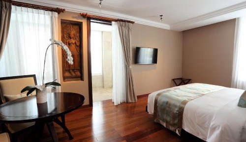 Arunreas Majestic City King Suite with Spa Bath 