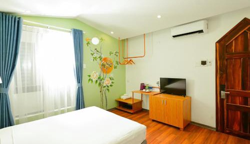 Queen Room