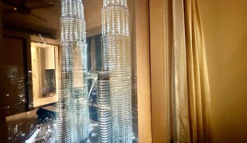 2 Bedroom Apartment with Petronas Twin Tower View