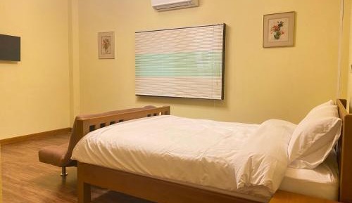 Standard Queen Room