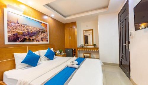 Standard Queen Room