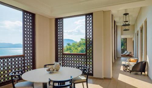  1 King Bed, Sea View, Astor Suite