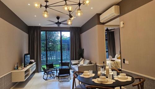 Apartment with Garden View