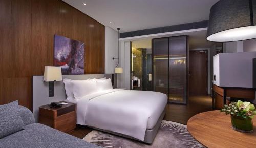 Deluxe King Room - Club Lounge Access