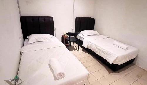 Twin Room with Shared Bathroom