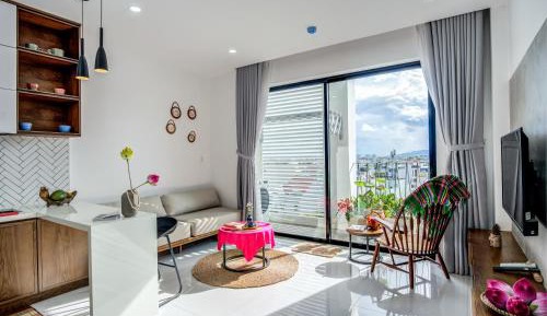 One-Bedroom Apartment with Balcony