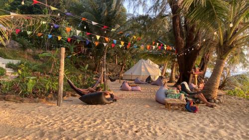 Tent beach front 