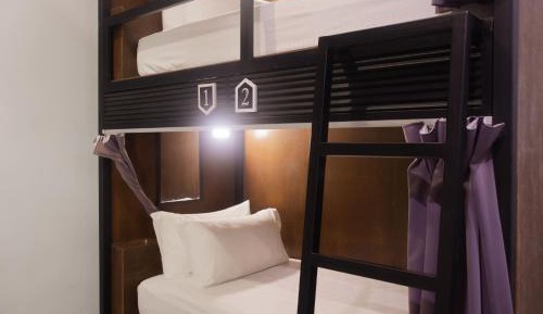 Bunk Bed in Mixed Dormitory Room