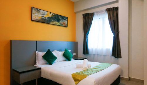 Deluxe Queen Room