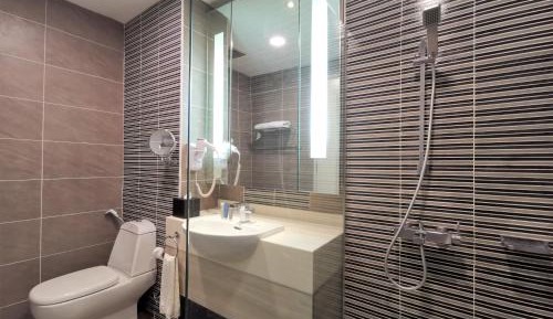 Two-Bedroom  Premier Suite with 1 King Bed and 2 Single Beds, Non-Smoking