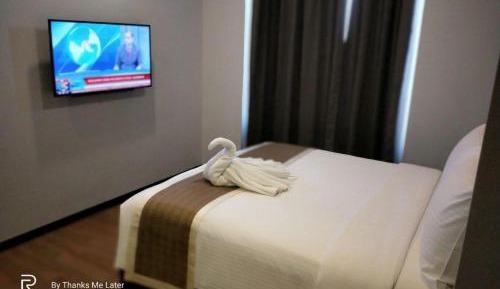 Deluxe Queen Room