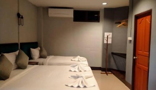 Deluxe Triple Room with Pool View