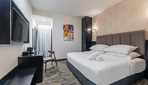 Deluxe King Room