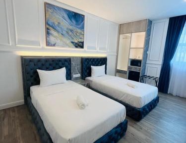 Deluxe Double or Twin Room