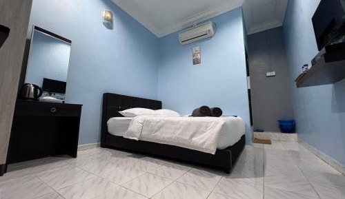 Standard Queen Room