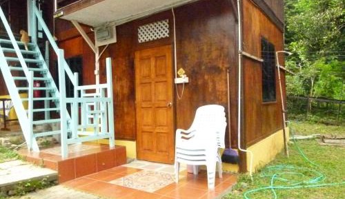 Fan Queen Bed Room with Private Shower Room