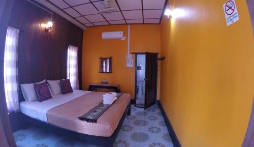 Standard Double Room with Garden View