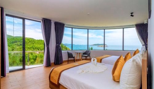 Family Room with Sea View