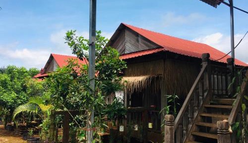 Bungalow with Patio