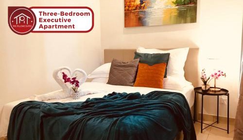 Three-Bedroom Executive Apartment with balcony