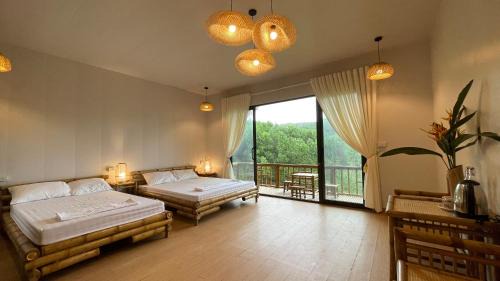 Triple Room with Lake View