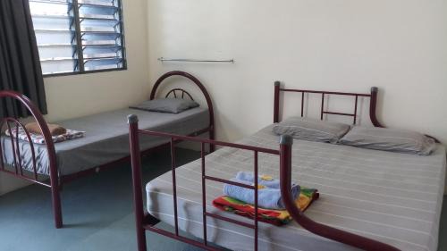 Basic Triple Room with Shared Bathroom