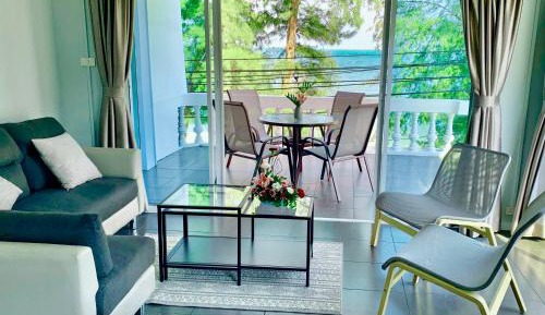 Deluxe Suite with Sea View