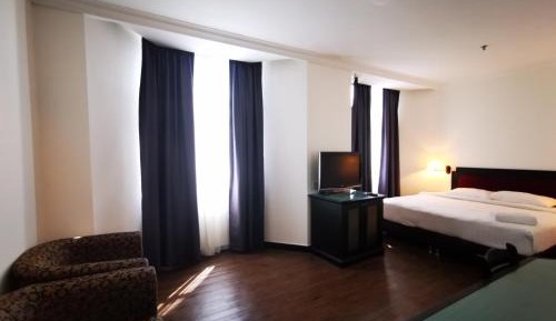 Deluxe Queen Room